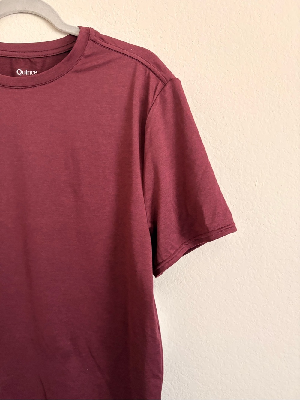 NWT Quince Men's Crew Neck T-Shirt in Wine size M - Picture 2 of 6